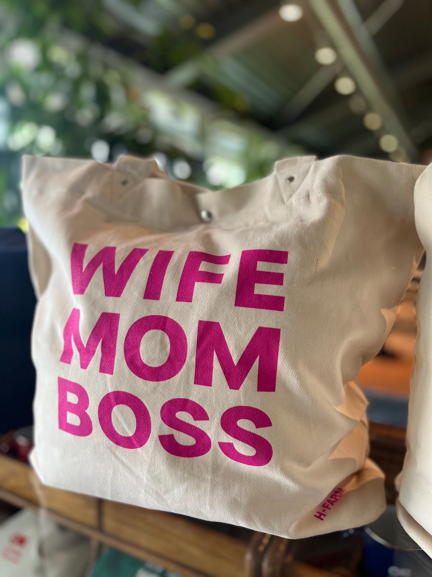 SHOPPER WIFE/MOM/BOSS