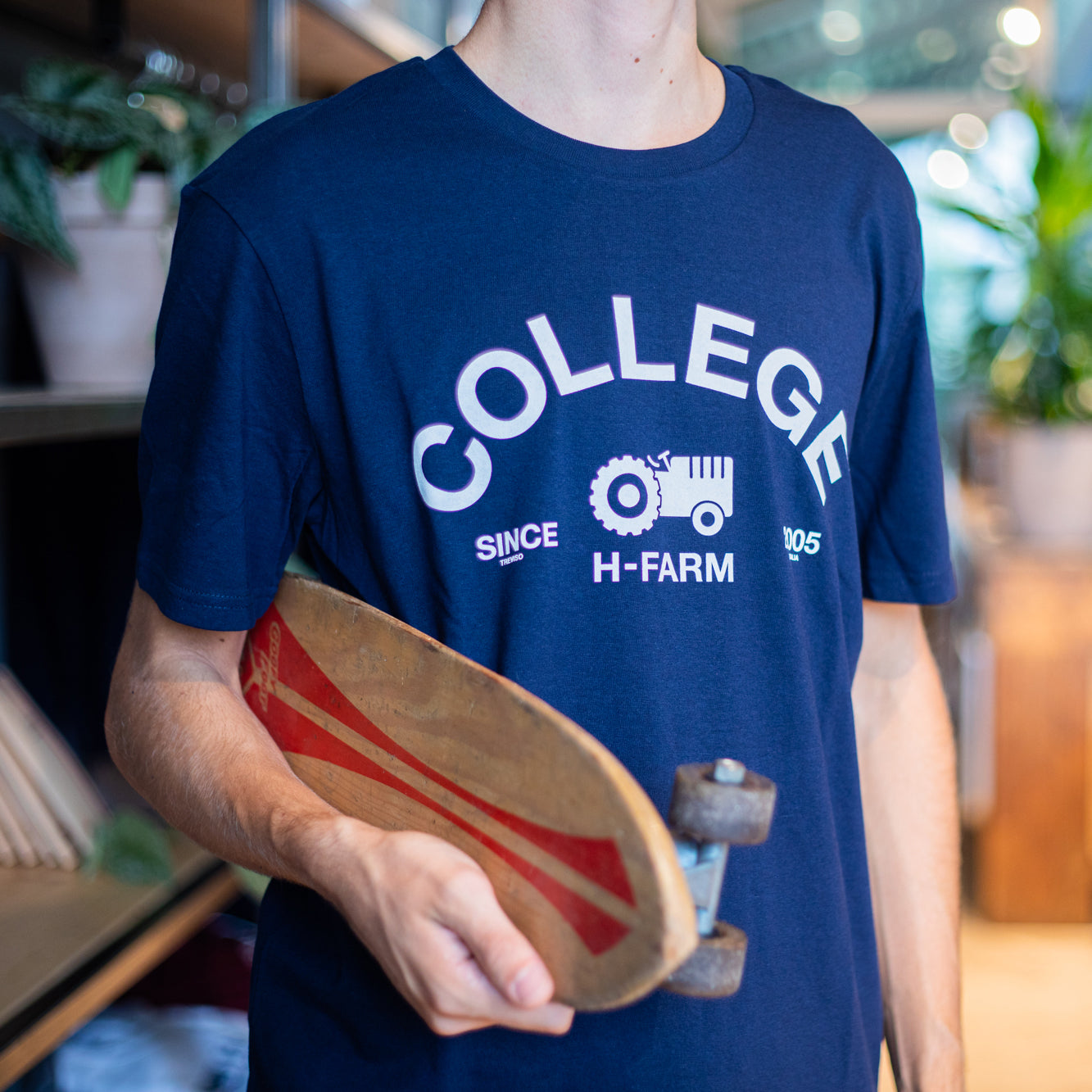 T-SHIRT COLLEGE BLU